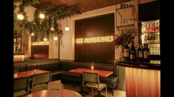 Les Parisiennes à Paris